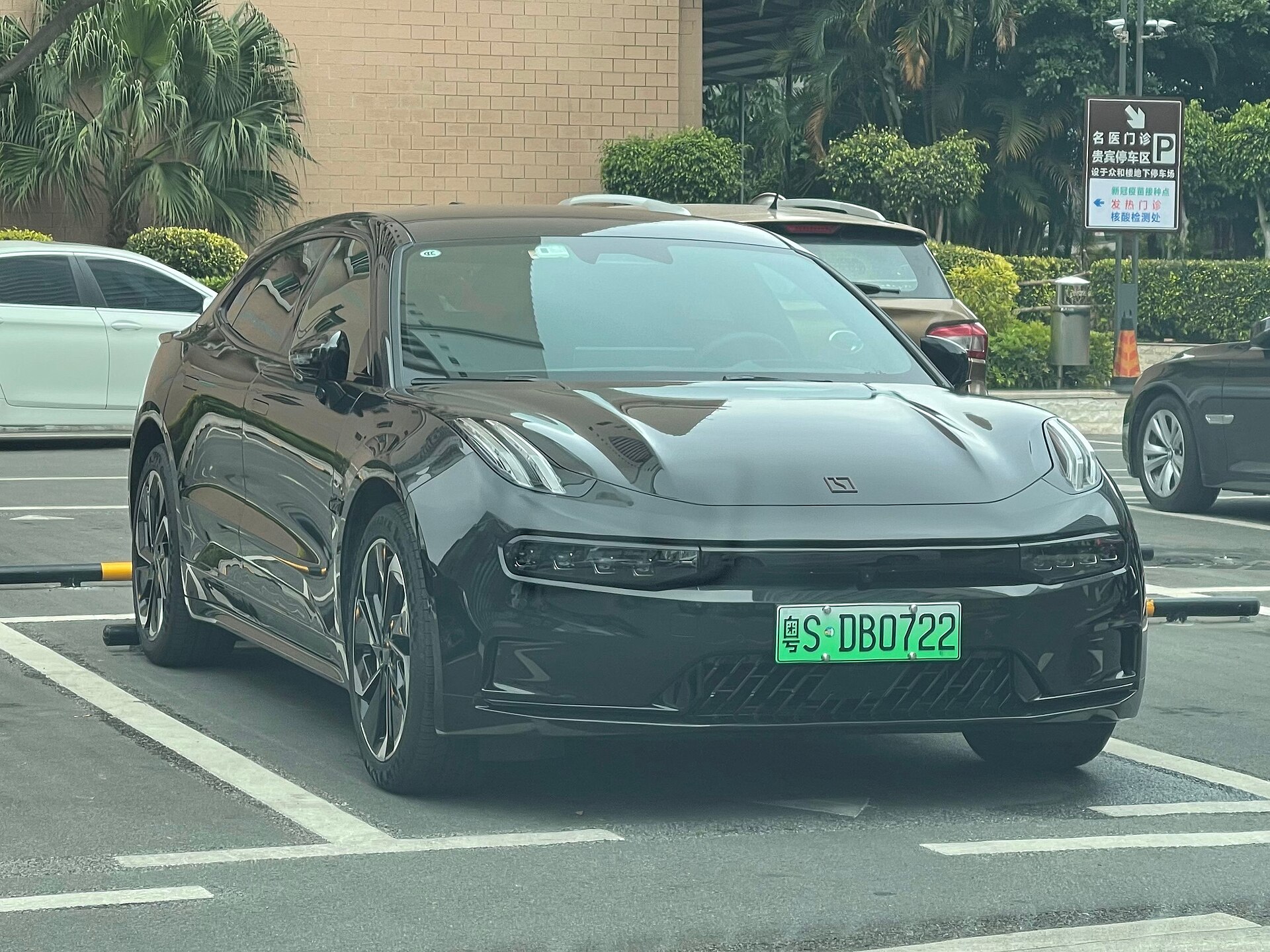 Zeekr 001